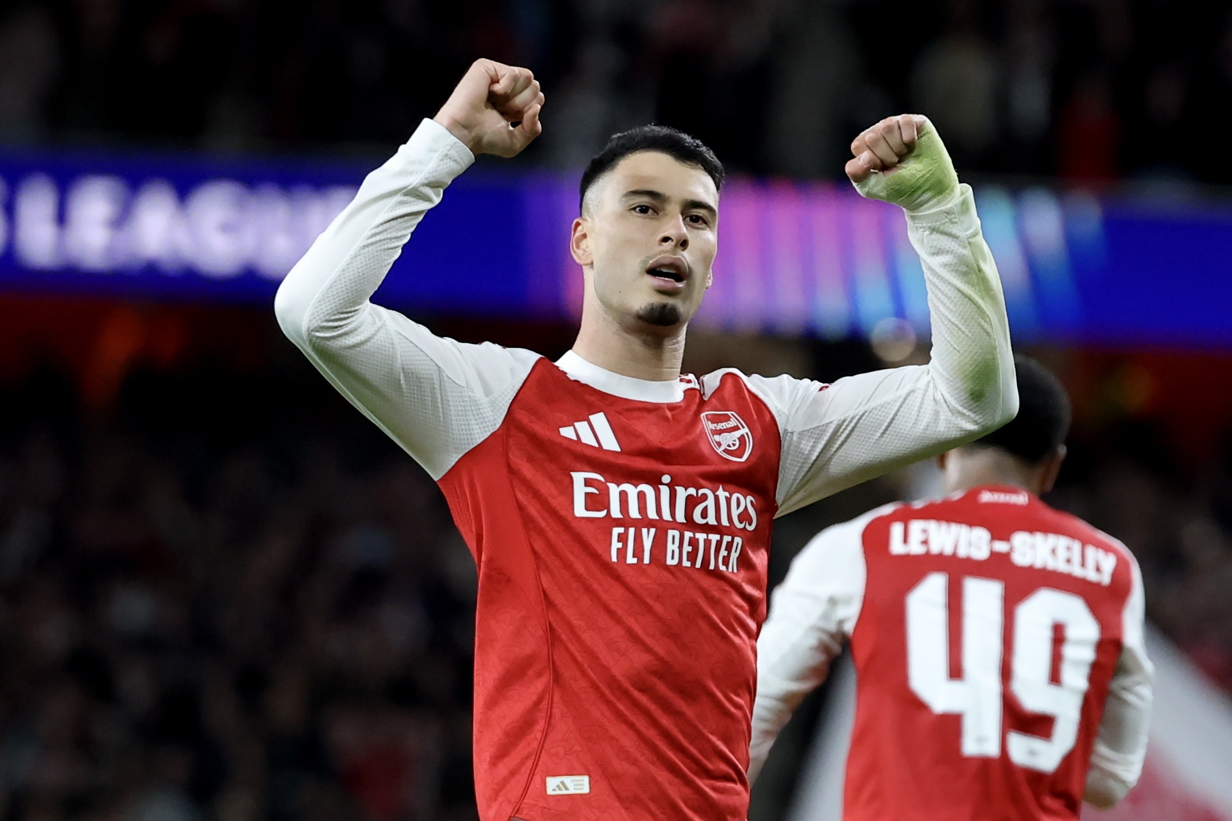 枪手跟队：遗憾马丁内利离队但开心能以冠军作别 我们会想念他的